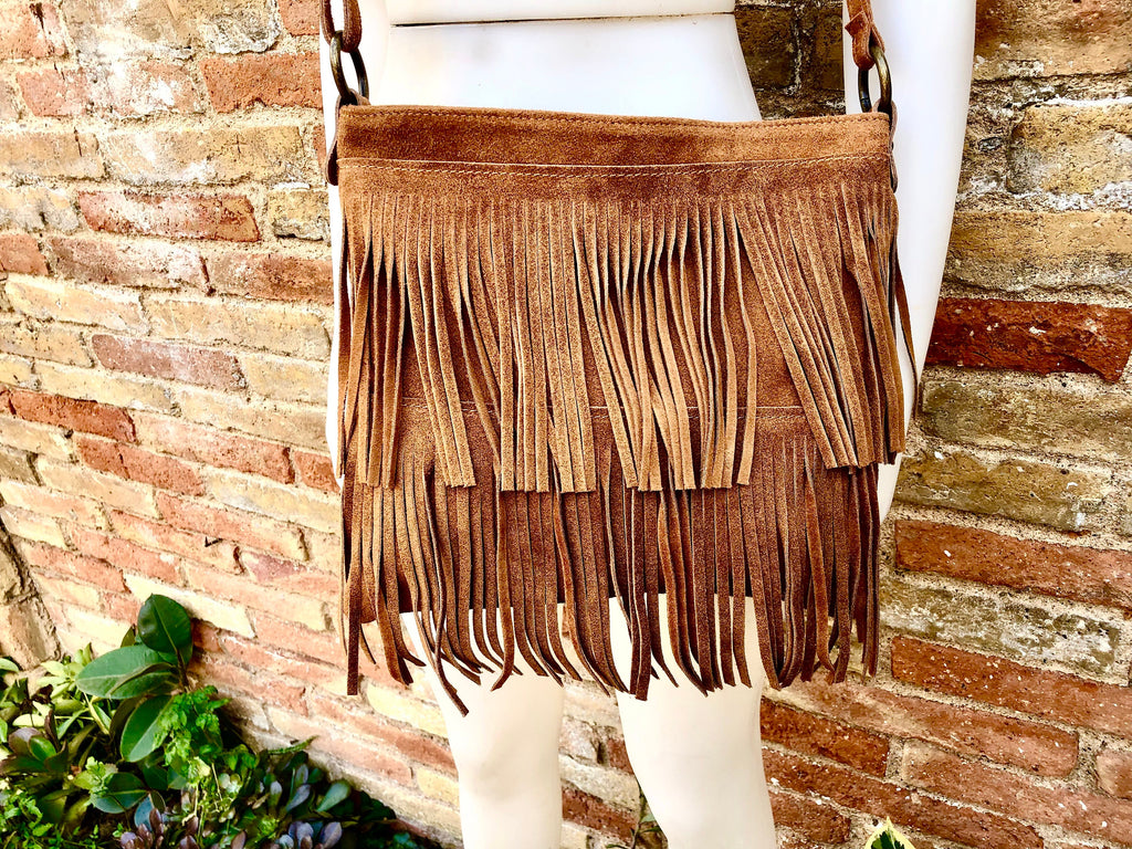 Cross body bag. BOHO suede leather bag in CAMEL brown with FRINGES. Larger model. Messenger bag in genuine suede. Crossbody hippy bag