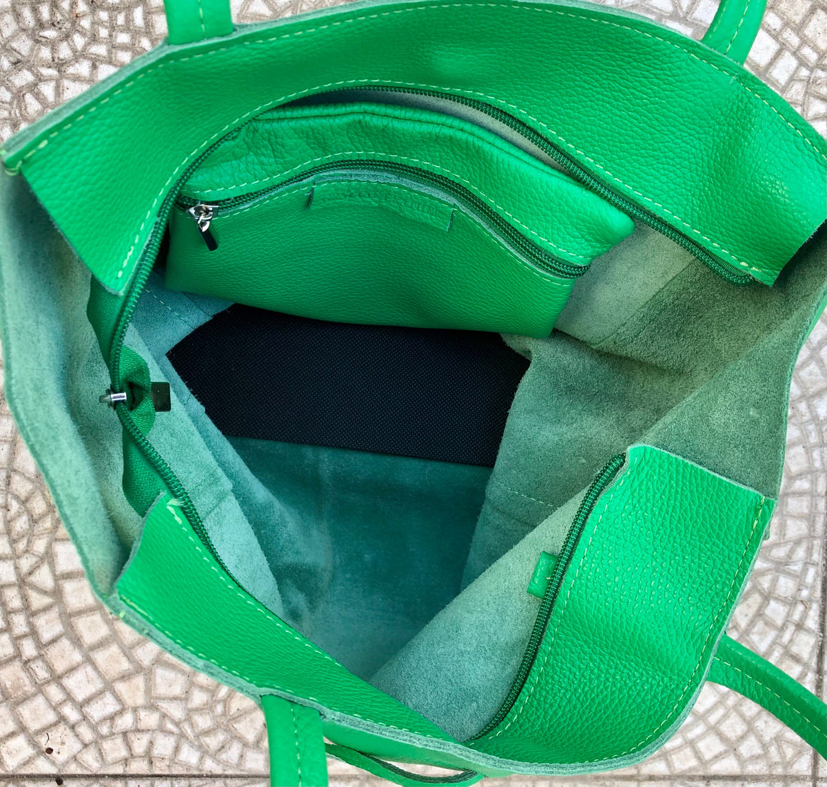 Shopper bag in GREEN. Genuine leather tote bag with ZIPPER. Laptop bag, office bag to carry your tablet or books. Large carry all hobo bag