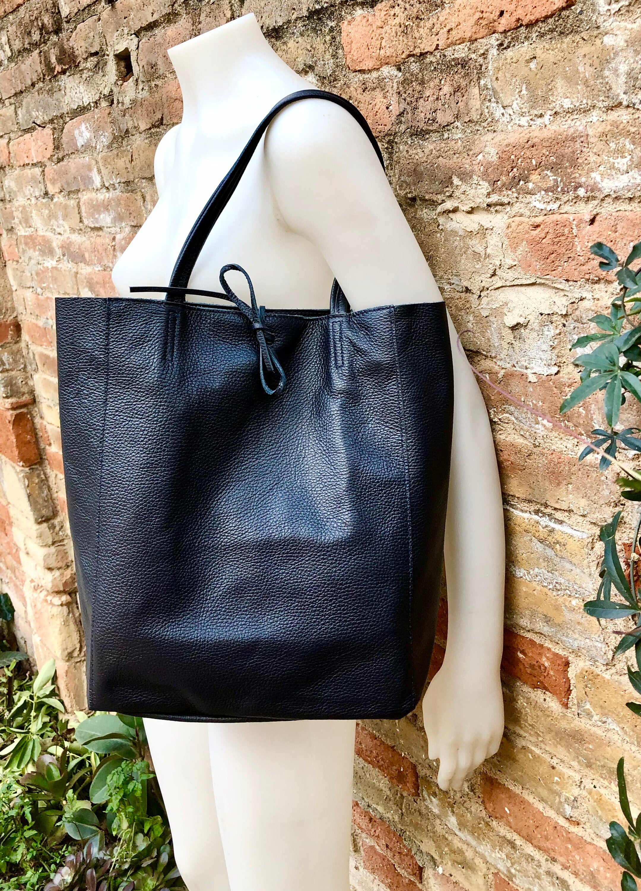 NAVY blue leather bag with zipper. Genuine leather shopper bag. Large DARK BLUE shoulder bag for your laptop, books. Soft leather shopper