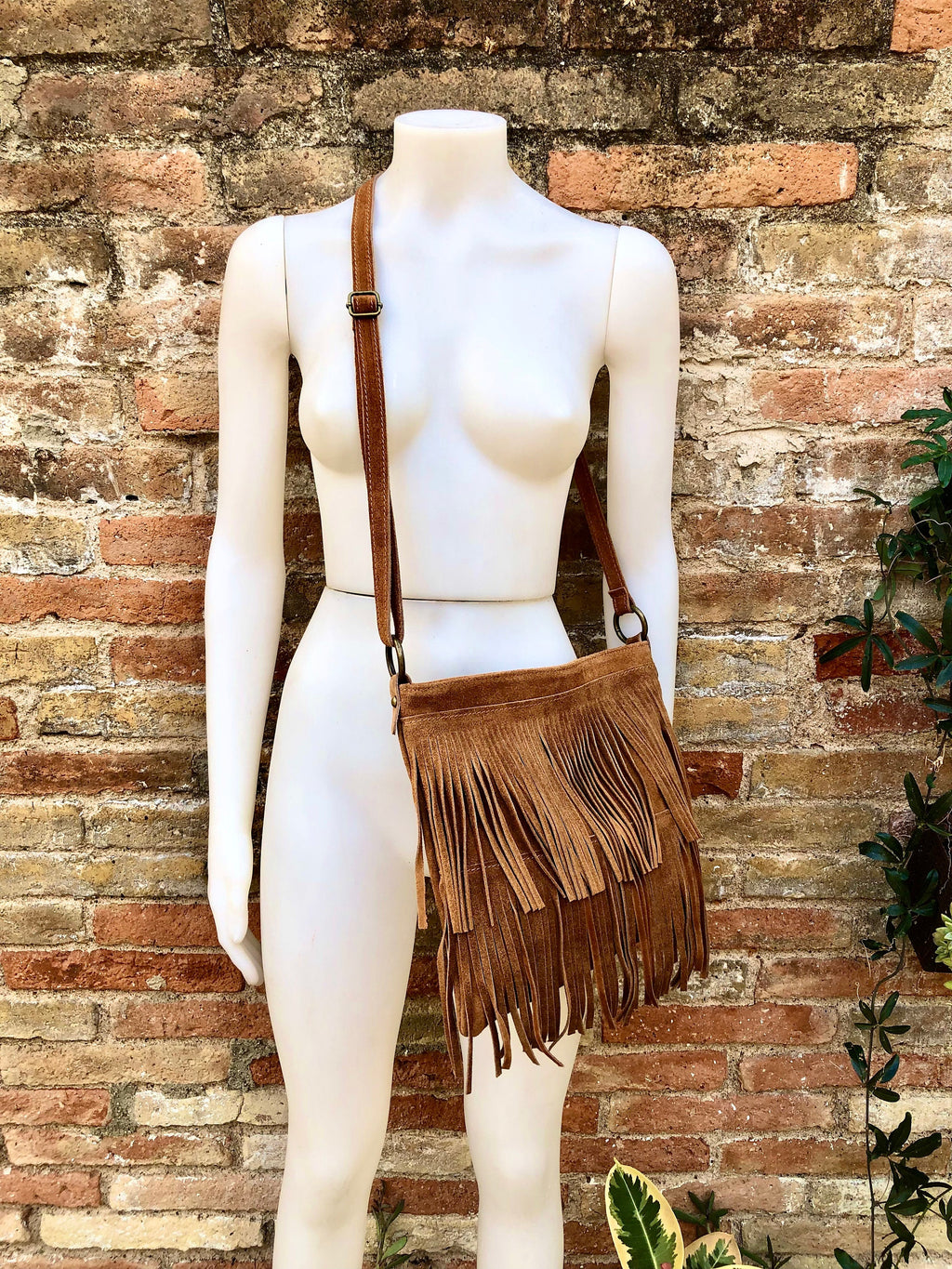 Cross body bag. BOHO suede leather bag in CAMEL brown with FRINGES. Larger model. Messenger bag in genuine suede. Crossbody hippy bag