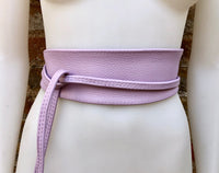 Light purple obi belt in soft leather. Wrap belt in mauve. Wide waist belt in genuine leather. Wraparound belt. Boho sash in a soft lavender