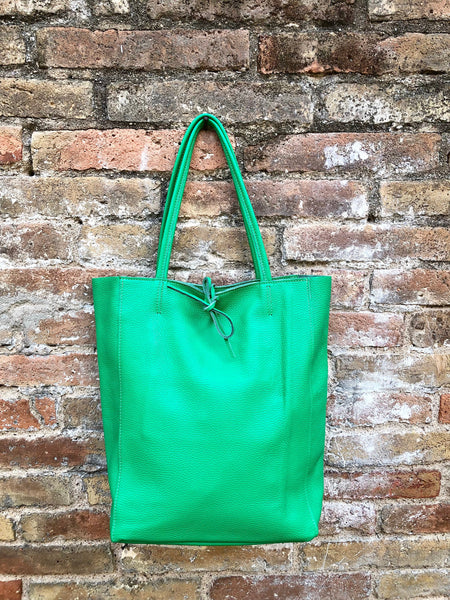 Shopper bag in GREEN. Genuine leather tote bag with ZIPPER. Laptop bag, office bag to carry your tablet or books. Large carry all hobo bag