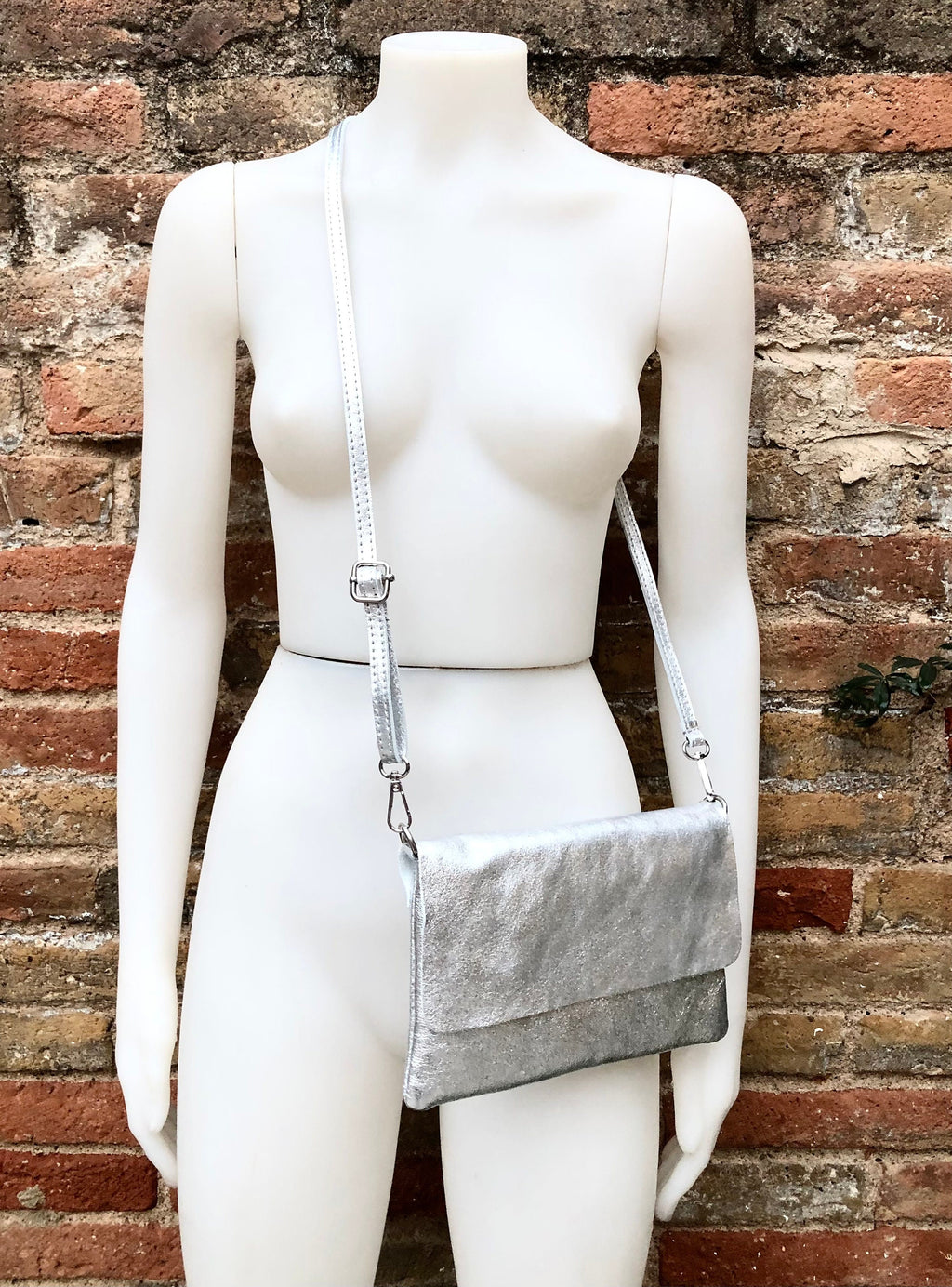 Small leather bag in SILVER. Cross body bag, shoulder bag in GENUINE leather. Metallic shine bag with adjustable strap, zipper and flap.