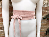 Pink suede OBI belt. Wrap belt in genuine leather. Waist belt in soft leather. Pink wraparound belt, boho belts in pastel colors.Pink sash