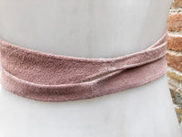 Pink suede OBI belt. Wrap belt in genuine leather. Waist belt in soft leather. Pink wraparound belt, boho belts in pastel colors.Pink sash