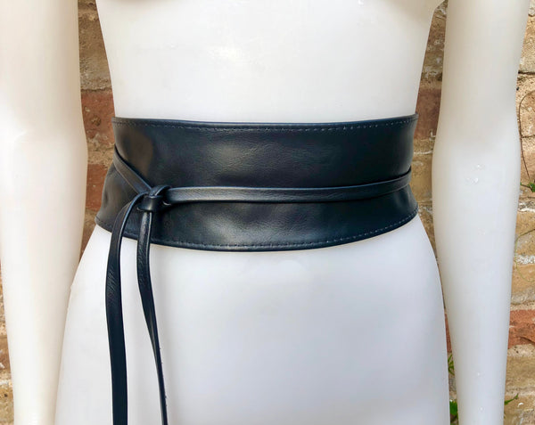 Obi belt in soft leather. LONGER option.Wrap belt in BLACK. Waist belt in BLACK. Wraparound belt in black genuine leather. Boho black belt.