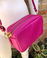 Small leather bag in fuchsia pink. Cross body bag, shoulder bag in GENUINE leather. Hot pink purse. Adjustable strap + zippers. Gold accents