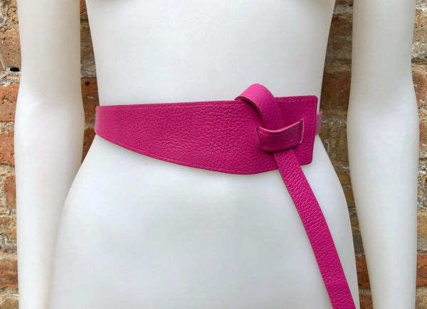 Obi belt in genuine leather. HOT PINK Wrap belt. Waist belt in FUCHSIA. Pink wraparound belt. Genuine leather magenta 80s style dress belt