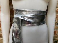SILVER obi belt. Wrap belt in soft genuine leather. Wraparound waist belt.Wide style. Boho dress belt in metallic effect leather. Party belt