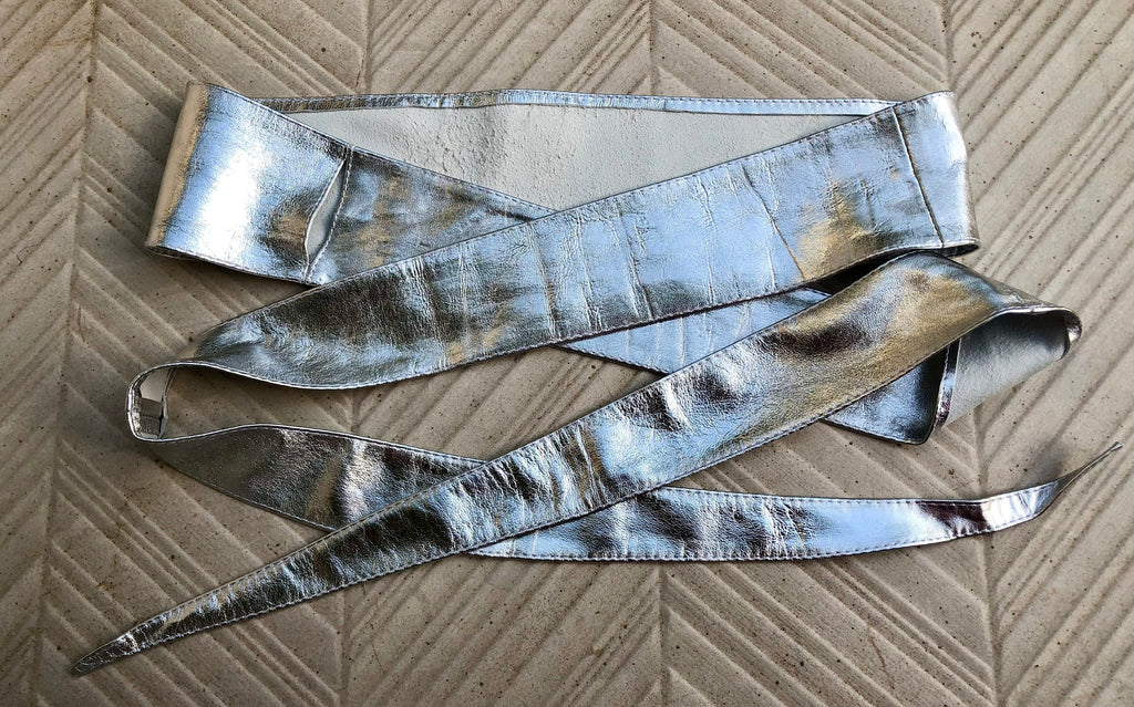 Dark SILVER obi belt. Wrap belt in soft genuine leather. Wide wraparound waist belt. Boho dress belt in metallic leather. Silver obi belt.