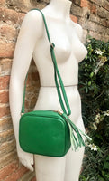 Small leather bag in GREEN. Cross body bag, shoulder bag in GENUINE leather. Green leatherpurse with adjustable strap and zipper