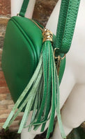 Small leather bag in GREEN. Cross body bag, shoulder bag in GENUINE leather. Green leatherpurse with adjustable strap and zipper