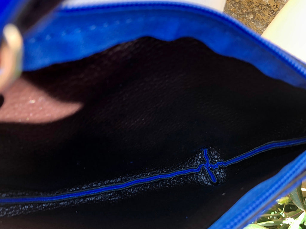 Suede leather bag in cobalt blue. Cross body bag, shoulder bag in GENUINE leather. Blue smalll leather bag. Adjustable strap. + zipper