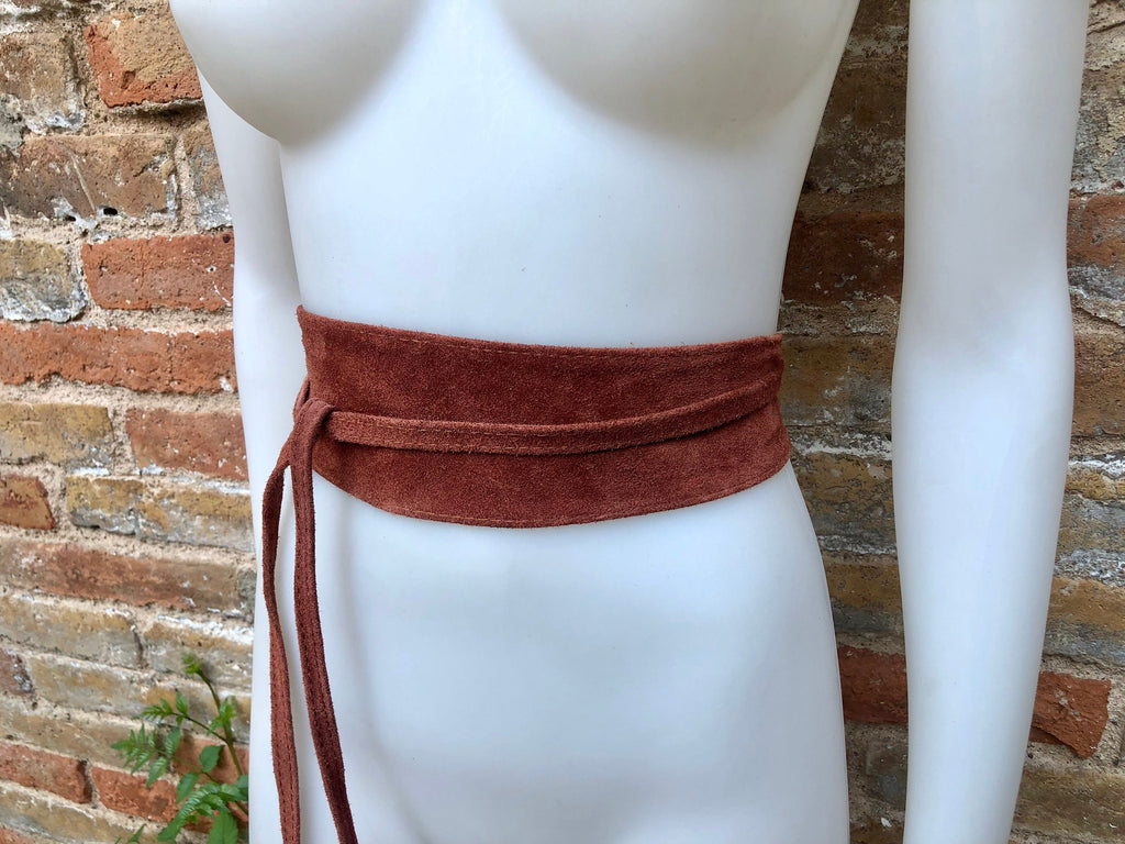 Wide obi belt in suede. Wrap belt in terracotta brown- ORANGE. Genuine leather soft suede sash, rusty brown suede wraparound boho belt