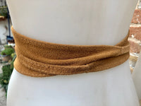 Obi belt in suede.Wrap belt in LIGHT saddle brown. Genuine leather wraparound belt in TAN color. Camel brown belt,. Light tobacco brown belt