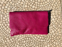 Small leather bag in magenta pink. Fuchsia Crossbody bag, shoulder bag in GENUINE leather. Hot pink bag with adjustable strap and zipper