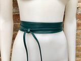 Obi waist belt in soft leather. Narrow style. Wrap belt in dark green. Wraparound waist belt in genuine leather. Boho belt, leather sash.