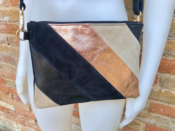 Small party bag in metallic shine leather. Black, beige and bronze cross body or shoulder bag in GENUINE leather. Adjustable strap.Disco 70s