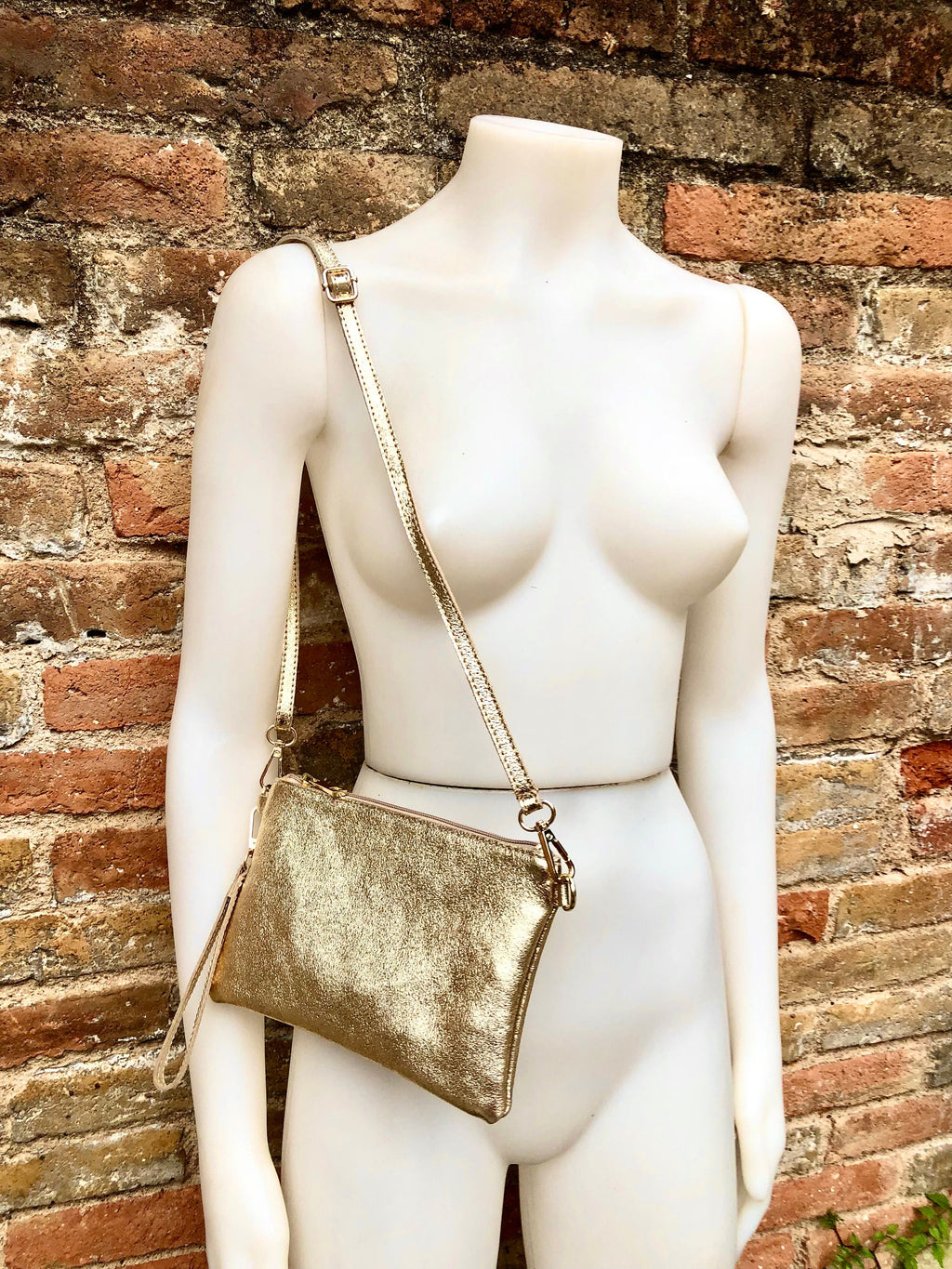 Small leather bag in GOLD .Cross body, shoulder bag or wristlet in GENUINE leather. Golden leather bag with adjustable strap. Gold purse