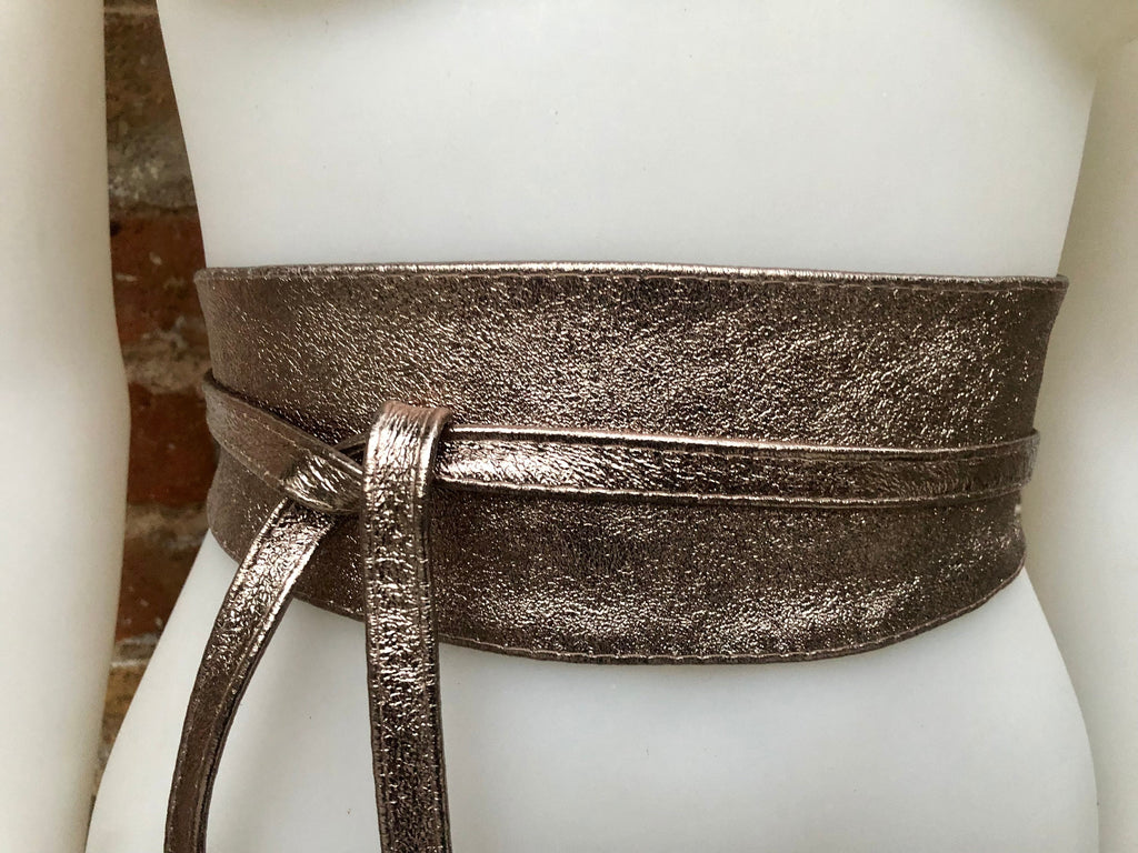 Leather bag and wrap belt set in metallic shine leather. Bronze, gold and brown crossbody or shoulder bag + obi waist belt. Disco 70s purse