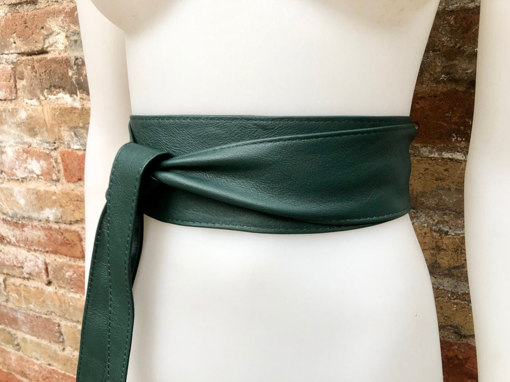 DARK GREEN obi belt. Wrap belt in soft genuine leather. Wraparound waist belt. Wide style. Boho dress belt in dark green leather.