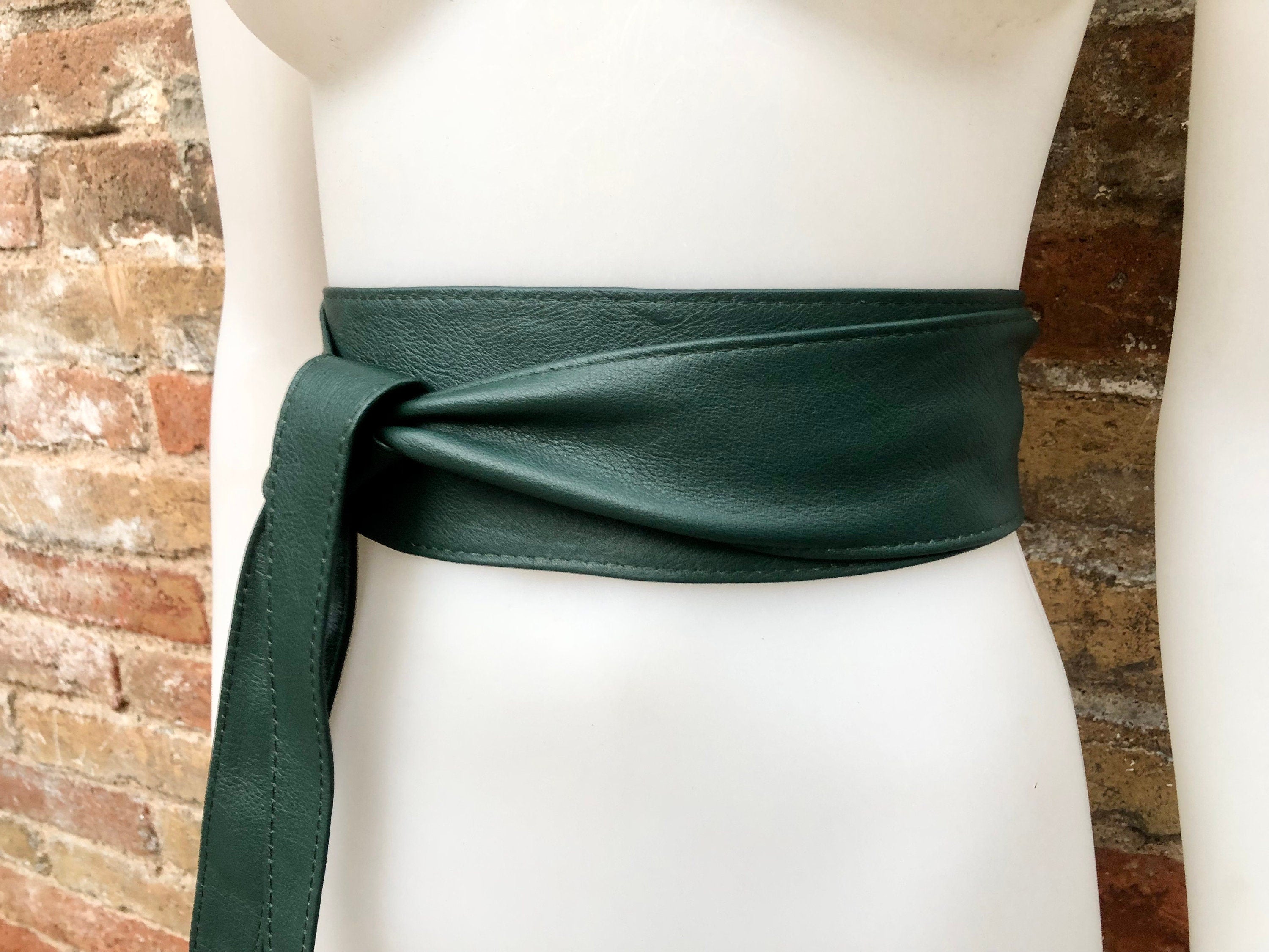 DARK GREEN obi belt. Wrap belt in soft genuine leather. Wraparound waist belt. Wide style. Boho dress belt in dark green leather.