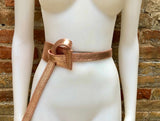 Leather 80s style obi belt . Wrap belt in golden pink. Waist belt in genuine leather. Pink glitter wraparound belt. Salmon pink dress belt