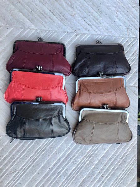 Genuine leather kiss lock purse. Retro inspired wallet with separate zipper for cards. Soft leather grandma purse. Metallic frame in silver