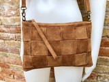 Camel brown leather bag. 2 straps: 1 embroidered guitar strap + 1 suede. Genuine leather cross body / shoulder bag. Small brown suede purse