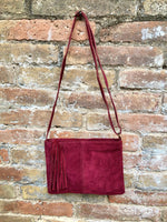 BURGUNDY suede leather bag. Cross body / shoulder bag in GENUINE leather. Small boho suede bag. Adjustable strap + zipper. Wine red purse