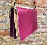 Small cross body bag in genuine leather. Enveloppe bag with adjustable strap + flap. Boho multicolor bag, green, camel brown, pink, fuchsia