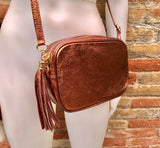 Small leather bag in COPPER. GENUINE leather Crossbody / shoulder bag. Metallic shine leather bag. Adjustable strap + zipper. Copper purse