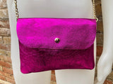 Small leather bag in metallic pink. Fuchsia crossbody or shoulder bag in GENUINE leather. Hot pink purse with metallic chain strap in gold