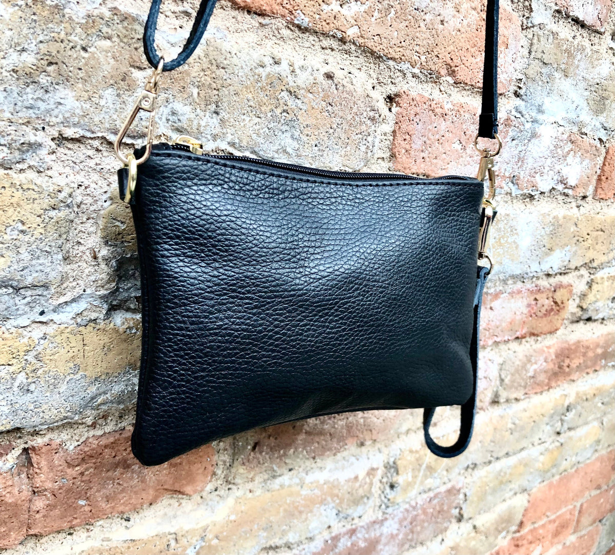 Small leather bag in black. GENUINE leather crossbody / shoulder bag . BLACK leather bag with adjustable strap. Small black leather purse