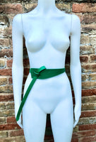 GREEN leather 80s style obi belt. Waist belt in genuine leather. Green wraparound dress belt. Green leather belt. Wide green belt