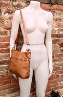 Camel brown leather bag. Soft genuine leather messenger bag with tassel. Saddle brown crossbody bag,. Tobacco brown purse with zipper