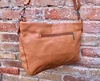 Camel brown leather bag. Soft genuine leather messenger bag with tassel. Saddle brown crossbody bag,. Tobacco brown purse with zipper