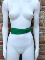 GREEN leather 80s style obi belt. Waist belt in genuine leather. Green wraparound dress belt. Green leather belt. Wide green belt