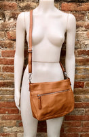 Camel brown leather bag. Soft genuine leather messenger bag with tassel. Saddle brown crossbody bag,. Tobacco brown purse with zipper