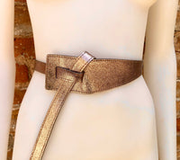 Leather 80s style obi belt . Wrap belt in BRONZE. Waist belt in genuine leather. BRONZE wraparound belt. BRONZE dress belt