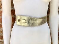 Leather 80s style obi belt . Wrap belt in GOLD. Waist belt in genuine leather. GOLD wraparound belt. GOLD dress belt