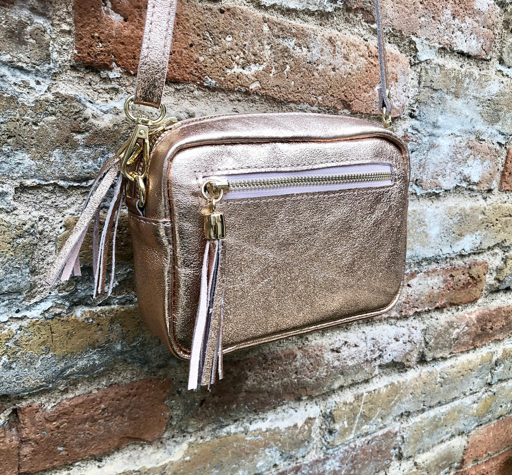 Small leather bag in pink gold. Cross body / shoulder bag. Metallic shine genuine leather bag. Pink purse. adjustable strap and zipper