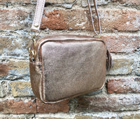 Small leather bag in pink gold. Cross body / shoulder bag. Metallic shine genuine leather bag. Pink purse. adjustable strap and zipper