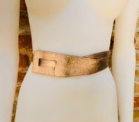 Leather 80s style obi belt . Wrap belt in BRONZE. Waist belt in genuine leather. BRONZE wraparound belt. BRONZE dress belt