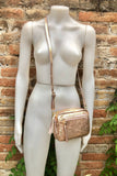 Small leather bag in pink gold. Cross body / shoulder bag. Metallic shine genuine leather bag. Pink purse. adjustable strap and zipper