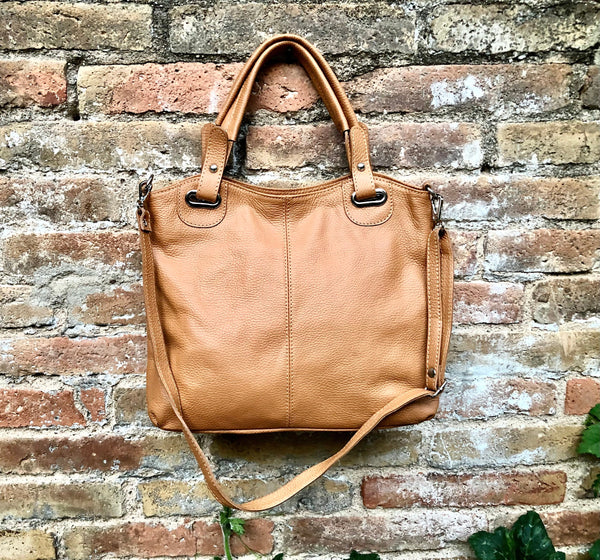 CAMEL BROWN genuine leather bag. Hand / shoulder / crossbody bag. Removable longer adjustable strap. Light tobacco shopper bag. Taupe purse