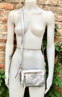 Small SILVER leather bag. Cross body / shoulder bag in GENUiNE leather. Metallic shine leather bag. Adjustable strap + zipper. silver purse