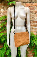 Messenger bag in genuine suede leather. Rusty brown cross body bag. Boho suede bag with zipper and flap. Saddle - camel brown suede purse