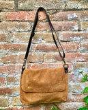 Messenger bag in genuine suede leather. Rusty brown cross body bag. Boho suede bag with zipper and flap. Saddle - camel brown suede purse