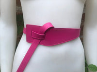 Obi belt in genuine leather. HOT PINK Wrap belt. Waist belt in FUCHSIA. Pink wraparound belt. Genuine leather magenta 80s style dress belt